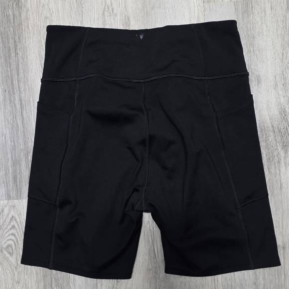 Victoria’s Secret Size 10 On Point Flow Pocket Bike Shorts - Picture 3 of 4
